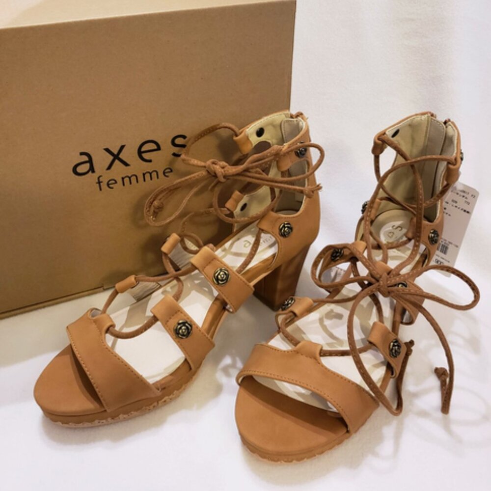 NWT Axes Femme Camel Brown Lace-Up Sandals